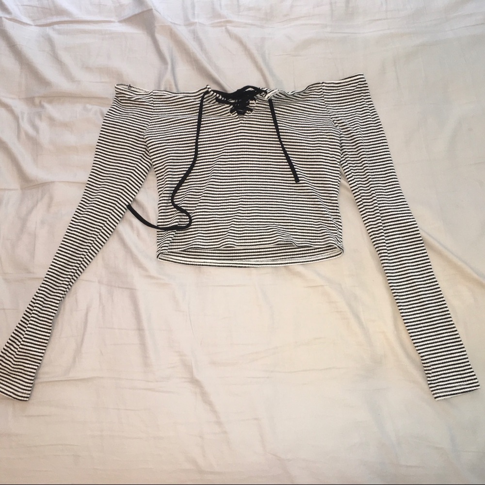 off the shoulder long sleeve crop top